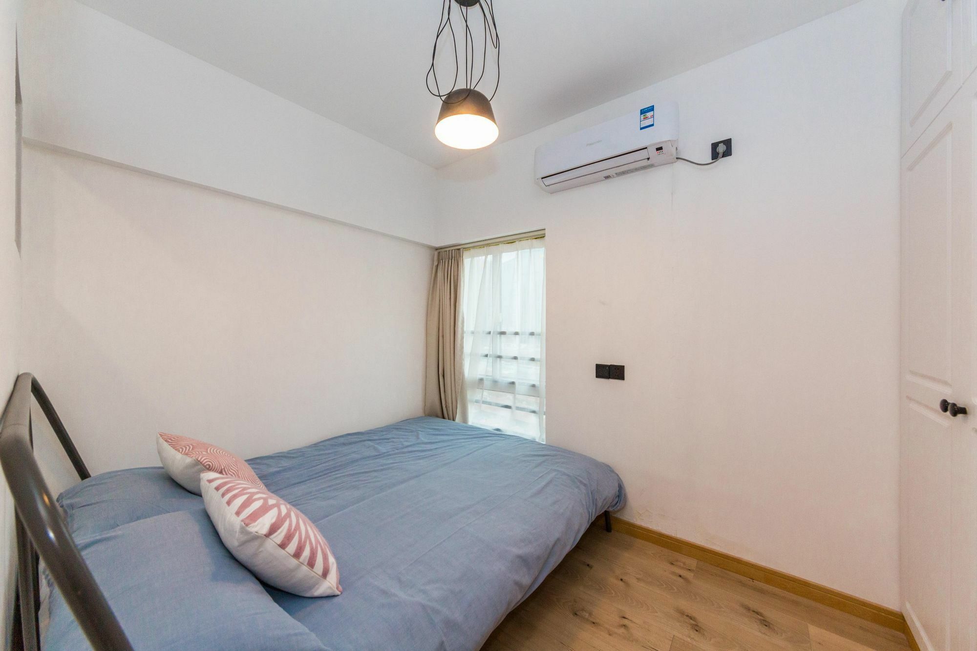 Henry'S Apartment - South Maoming Road Шанхай Экстерьер фото
