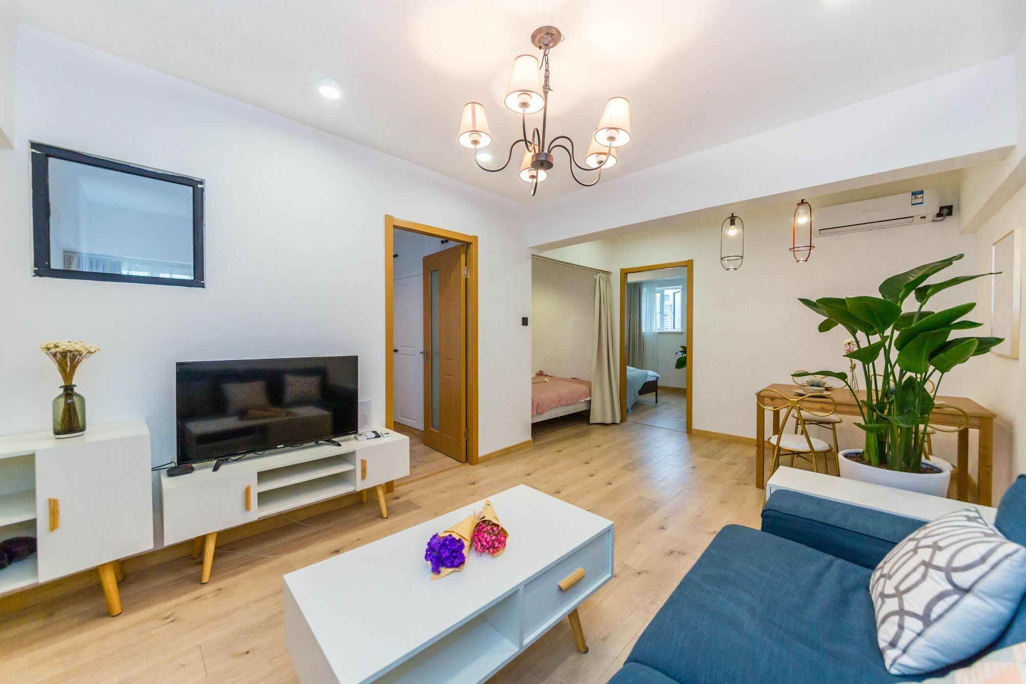 Henry'S Apartment - South Maoming Road Шанхай Экстерьер фото