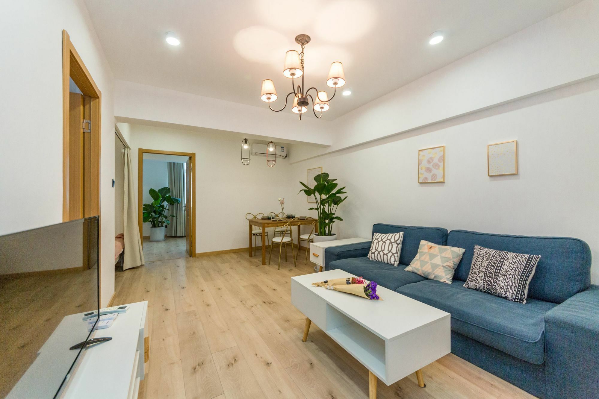 Henry'S Apartment - South Maoming Road Шанхай Экстерьер фото