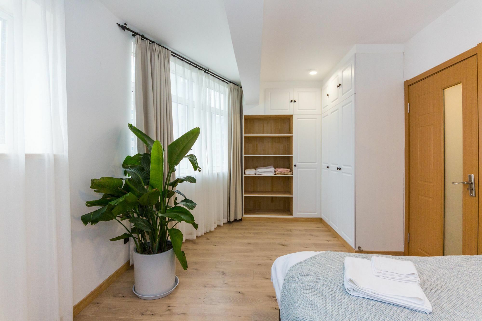 Henry'S Apartment - South Maoming Road Шанхай Экстерьер фото